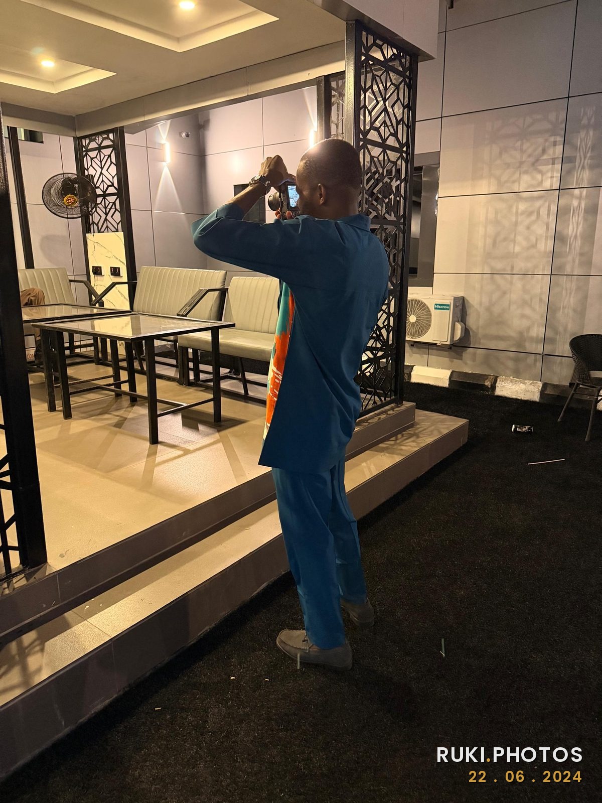 Working an event hall shoot